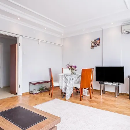 Daire Centrally Located Spacious Modern Flat In Bakirkoy